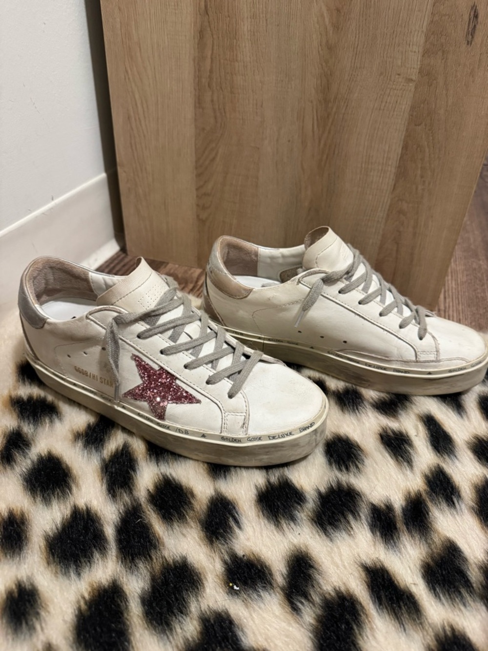 Golden Goose Superstar Sneakers with Pink Glitter Star - Picture 3 of 7